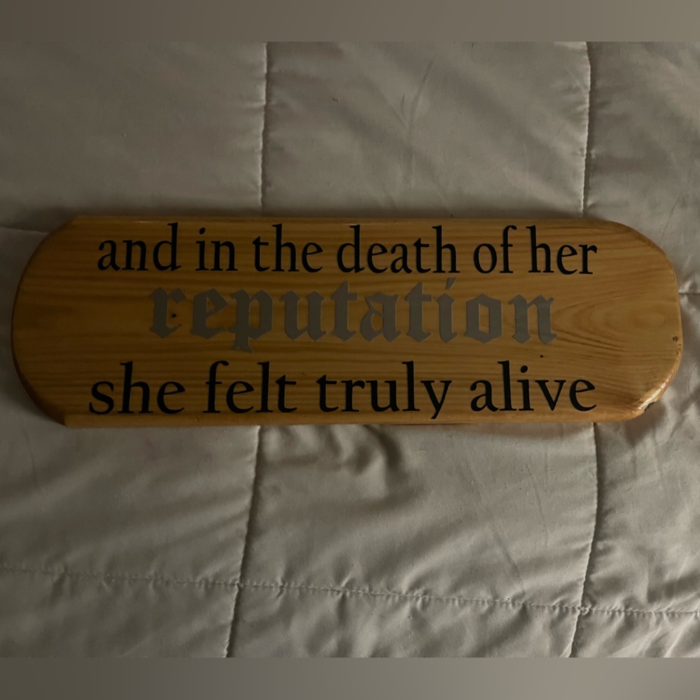 Taylor swift sign